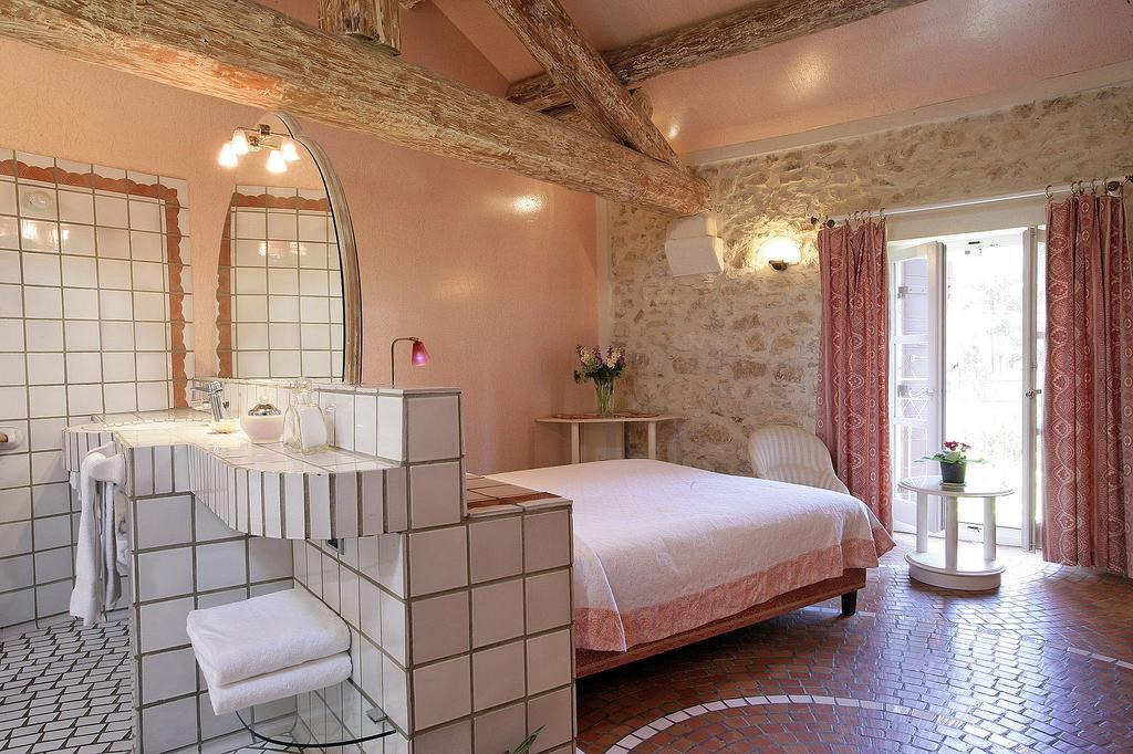 Auberge De Noves Domaine Du Deves Habitación foto